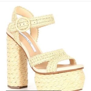 NWT Gianni Bini Platform Sandals